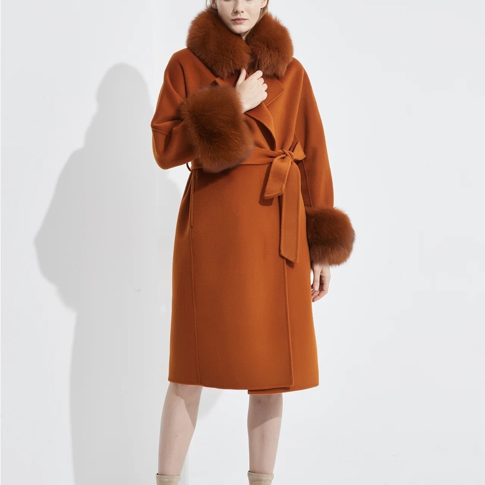 Pissenlit Cashmere Coat with Detachable Fur Collar & Cuffs - Picture 2 of 7